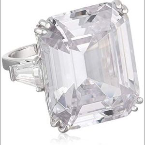 Kenneth Jay Lane Elizabeth Taylor ring